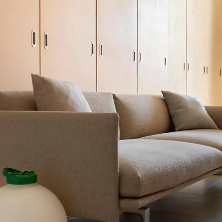 Apartment A La