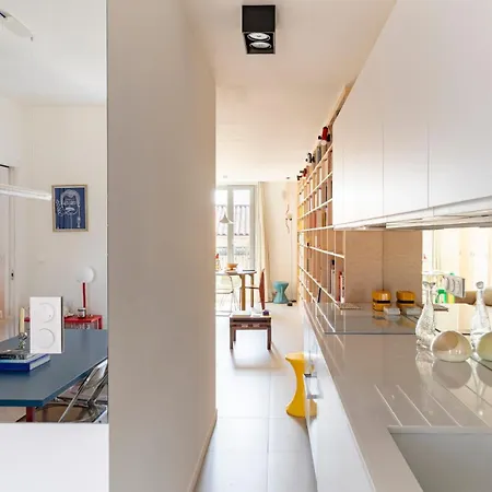 A La Apartment